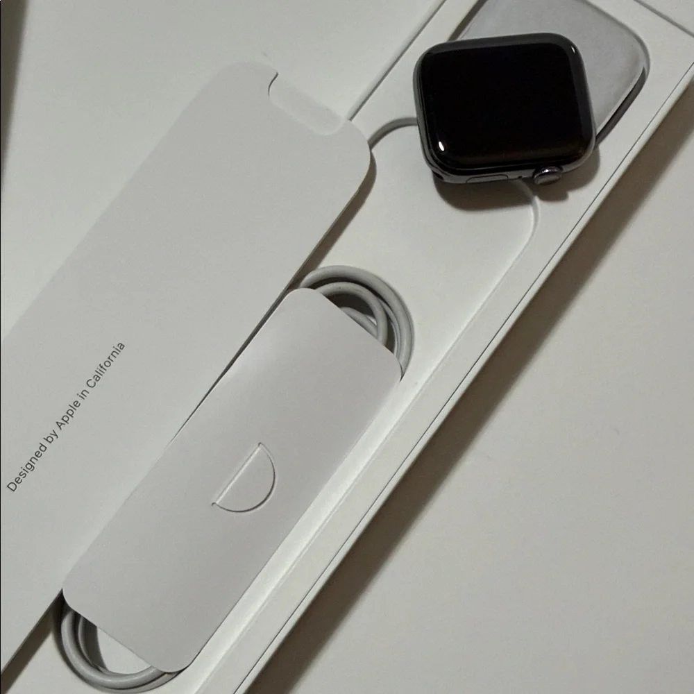 Apple Watch Stainless Steel Series 8 45mm w/ Black Band S/M - Picture 7 of 12